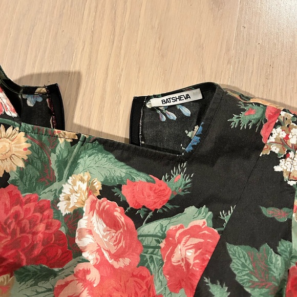Batsheva floral mini dress with pockets! - Picture 2 of 4